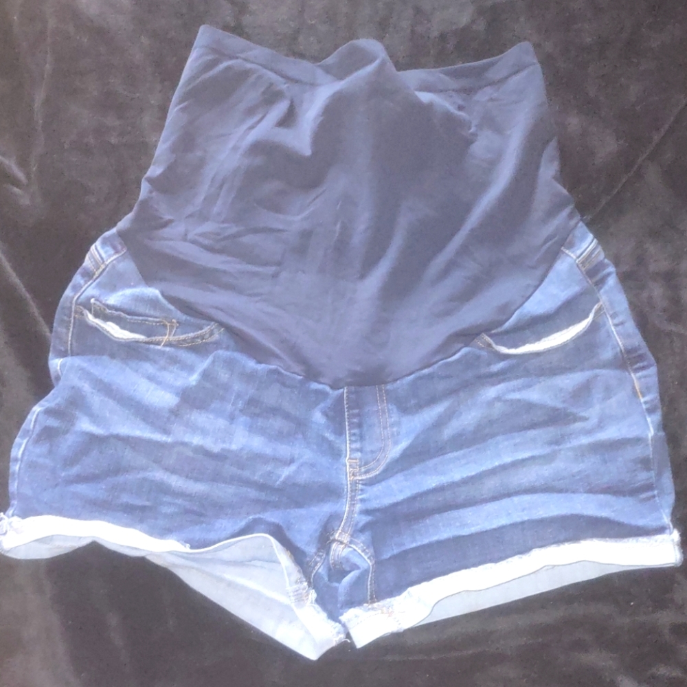 Time and Tru Maternity Shorts M